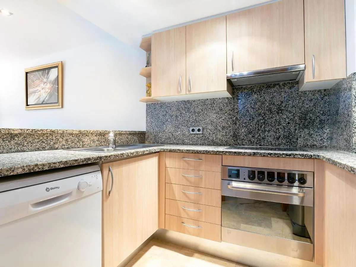 Lägenhet Apartamento En Roses: Frente Al Mar, Terraza, Piscina, Aire Acondicionado Y Wifi - Es-228-103
