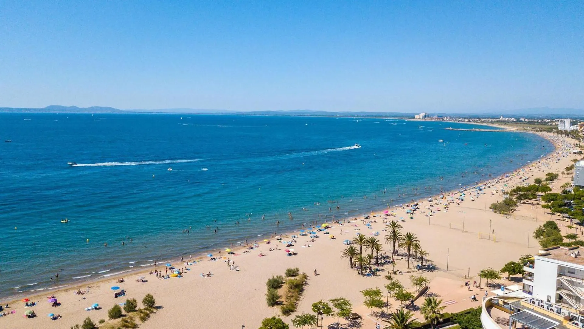 Apartamento En Roses: Frente Al Mar, Terraza, Piscina, Aire Acondicionado Y Wifi - Es-228-103 Spanien