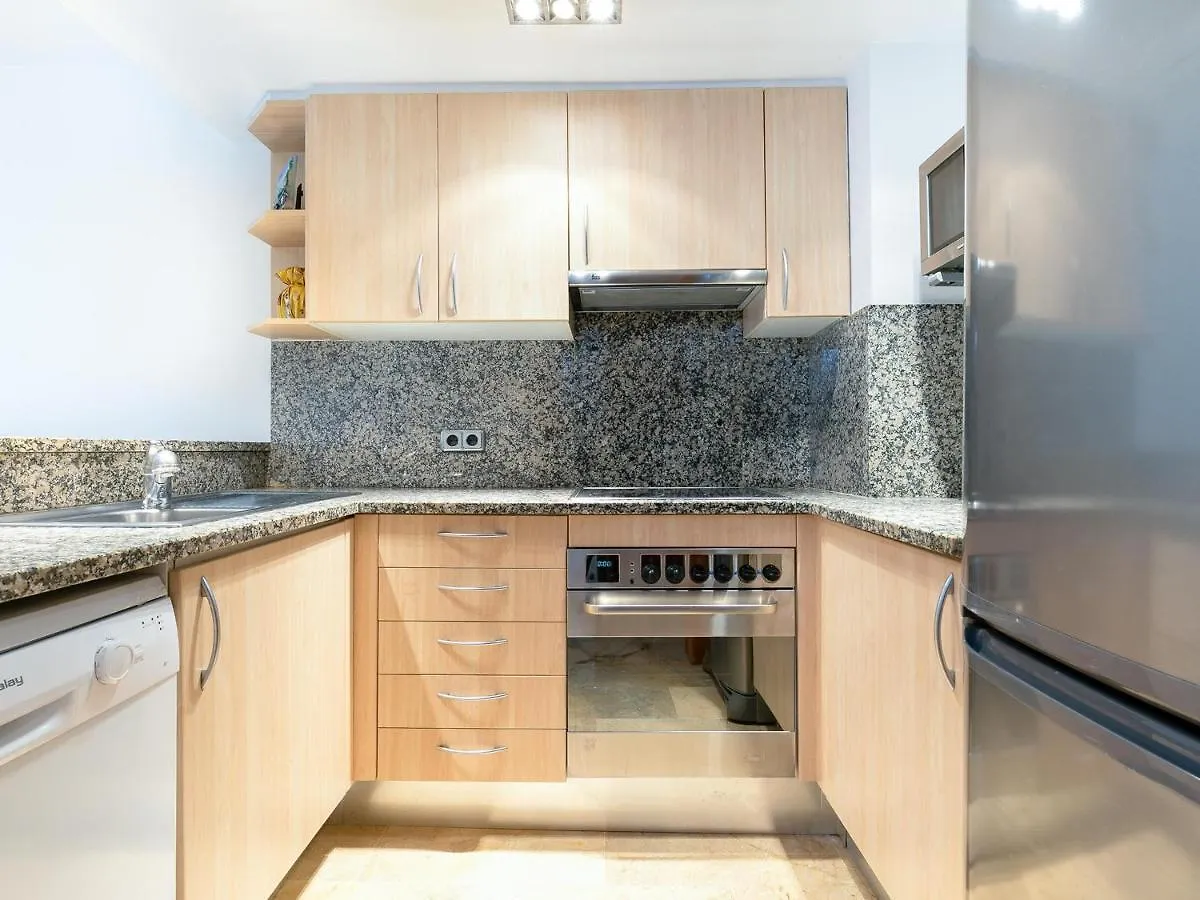 Apartamento En Roses: Frente Al Mar, Terraza, Piscina, Aire Acondicionado Y Wifi - Es-228-103 Apartment Roses